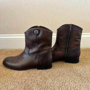 Frye Ankle Melissa Boot 9M Worn Lightly